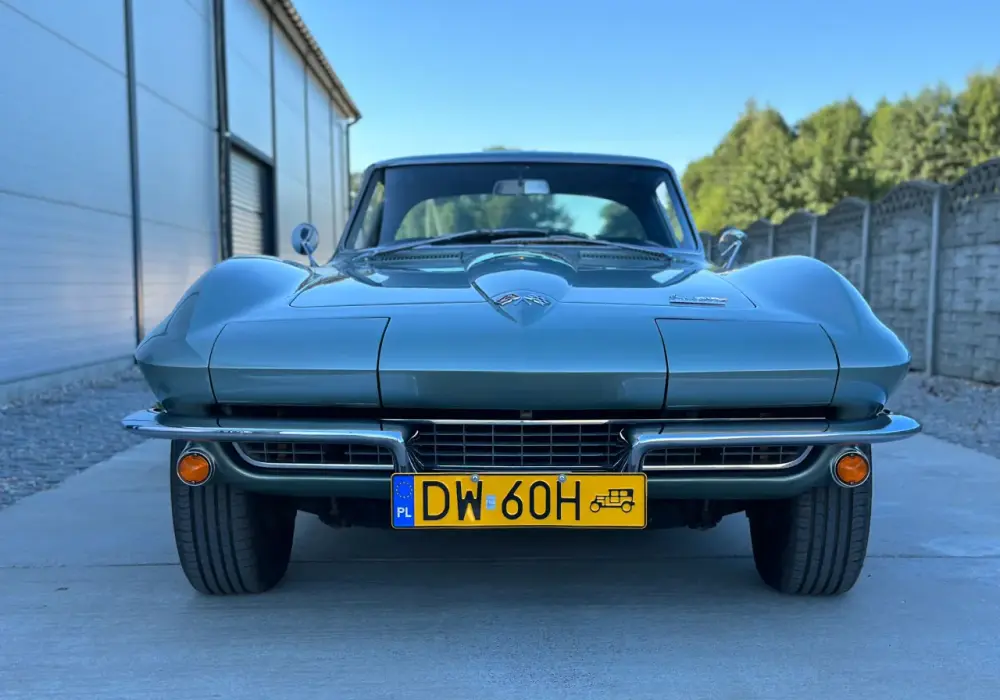 Chevrolet Corvette C2 - najlepsze roczniki, silniki i pułapki