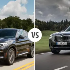 Dwa BMW X4 w ciemnych kolorach jadące po drogach, jedno na tle zieleni, drugie na tle lasu.