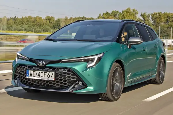 Toyota Corolla TS Kombi 2026 - Czy warto? Ceny, bagażnik i opinie