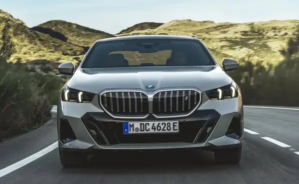 Nowe BMW serii 5 - Ceny, wersje i napędy. Jak mądrze wybrać?