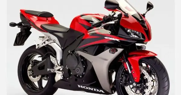 Honda CBR 600 RR - ile ma koni i jak to wpływa na osiągi?