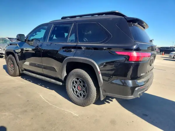 Toyota Sequoia - SUV dla odważnych? Czy warto importować?