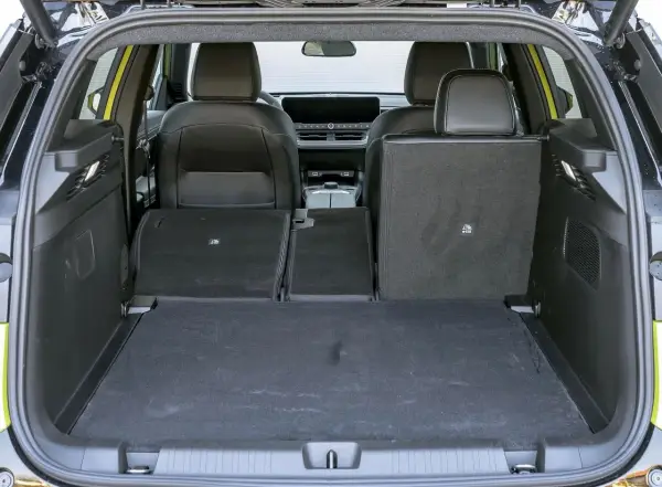 Nowy Jeep Compass - silniki, ceny i bagażnik. Który napęd wybrać?