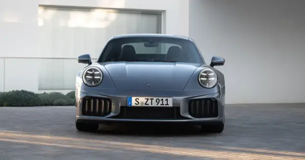 Porsche 911 Turbo S - 711 KM i napęd T-Hybrid. Sprawdź polskie ceny